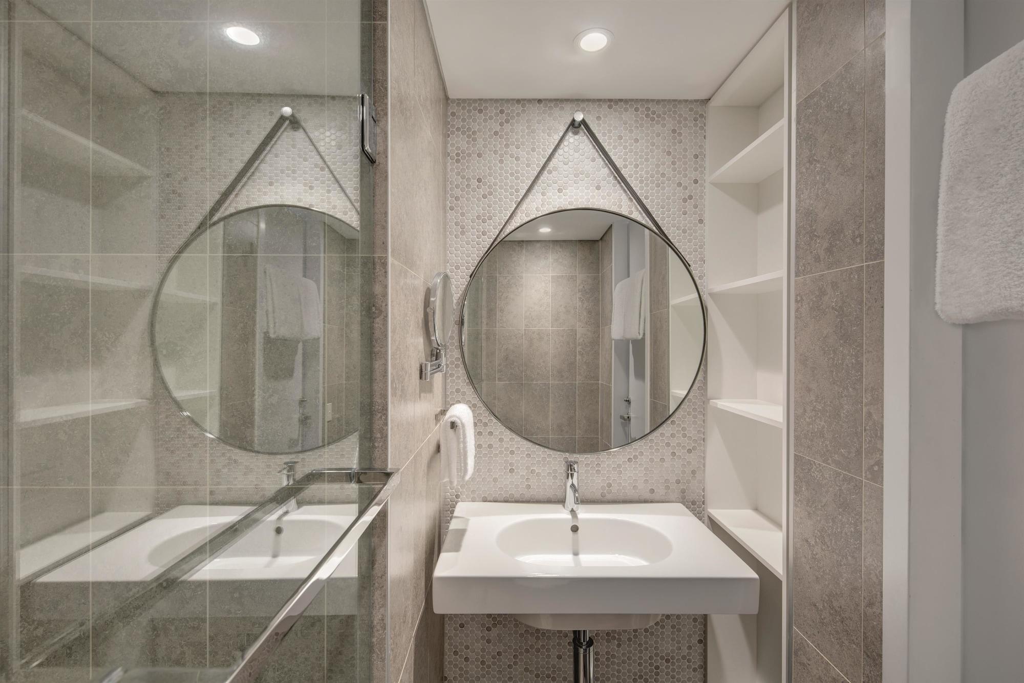 Aparthotel Adina Bondi Sydney 4*